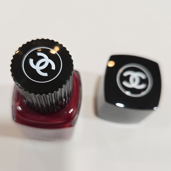 CHANEL MAKEUP BUNDLE:922 PASSION PINK Lip Balm+153 POMPIER  Nail Polish New - Picture 9 of 12